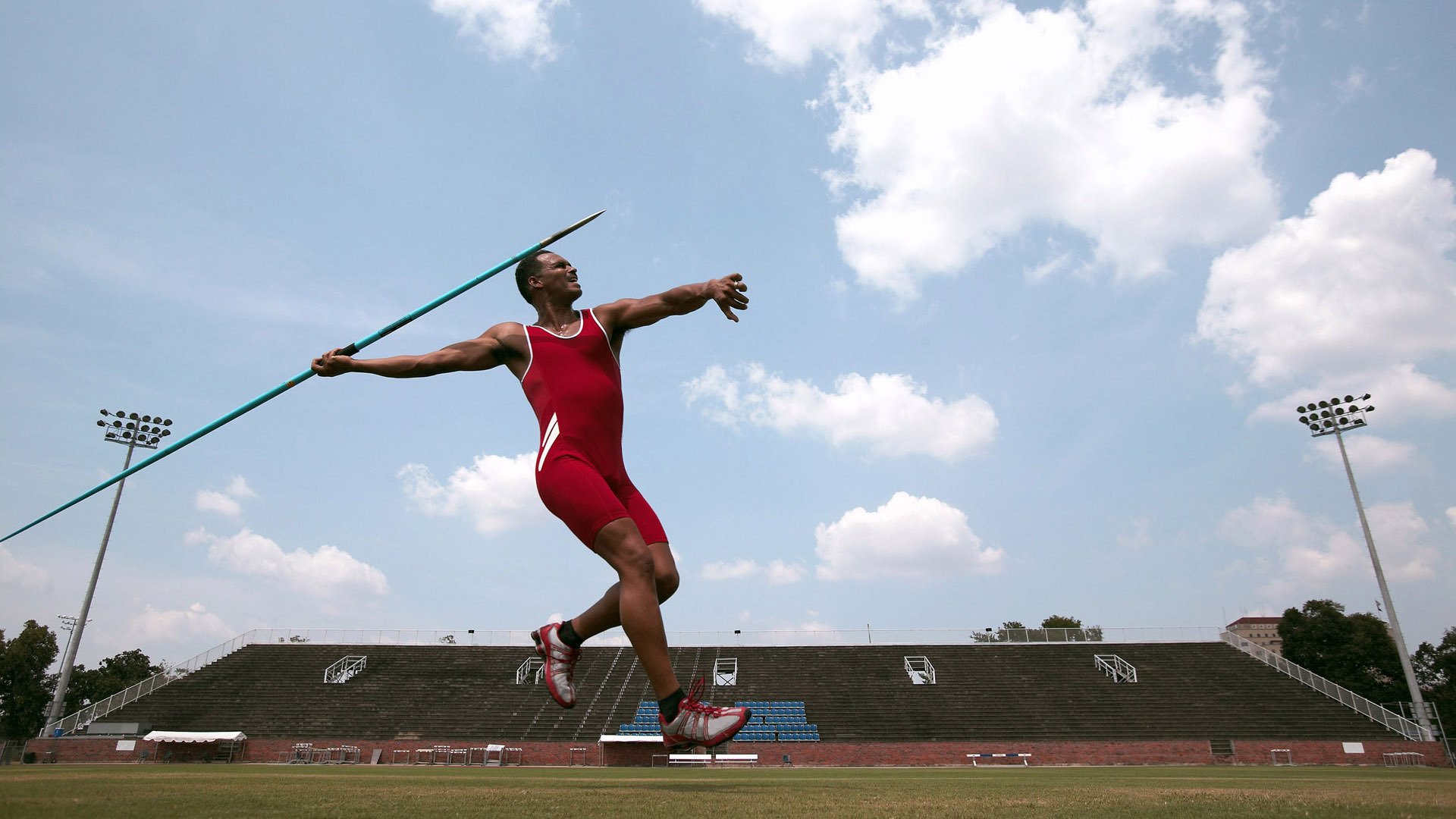 全国田径锦标赛女子3000米障碍赛 四川选手独自带队跑赢全场，女子三千米障碍赛